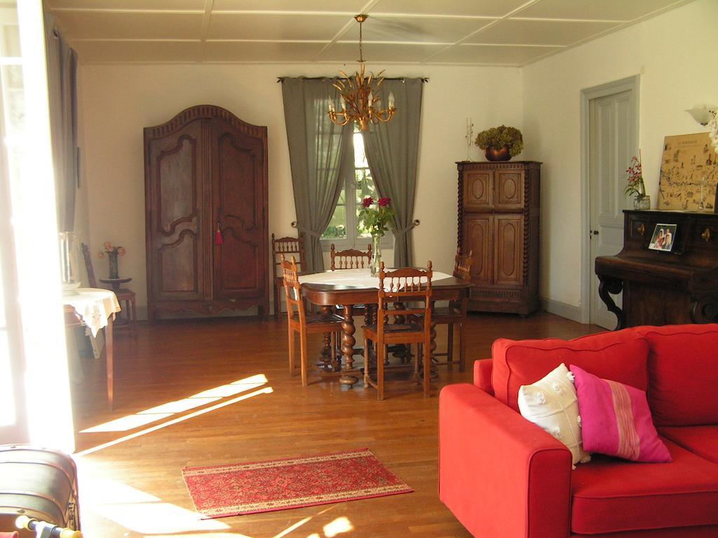 A L'Olivier Bed and Breakfast Montcaret Exteriör bild