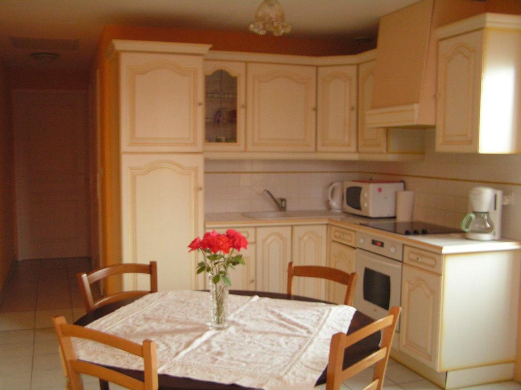 A L'Olivier Bed and Breakfast Montcaret Exteriör bild